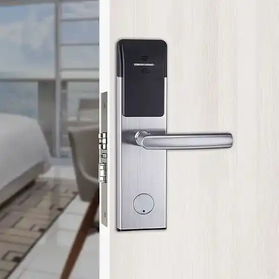 Kunci pintu digital untuk hotel di Medan